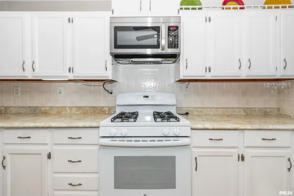 $175,000 | 102 South Eastern Avenue, Minier, IL 61759