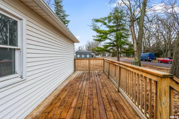 $175,000 | 102 South Eastern Avenue, Minier, IL 61759