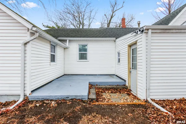 $175,000 | 102 South Eastern Avenue, Minier, IL 61759