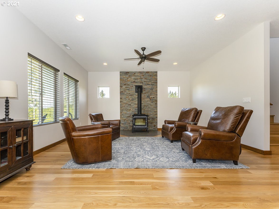 21123 South Jubb Road Estacada, OR 97023 - Photo 8 of 32