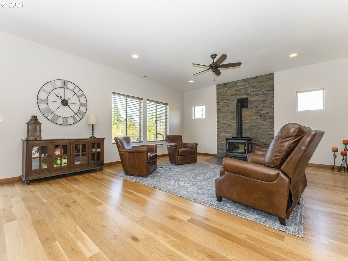 21123 South Jubb Road Estacada, OR 97023 - Photo 10 of 32