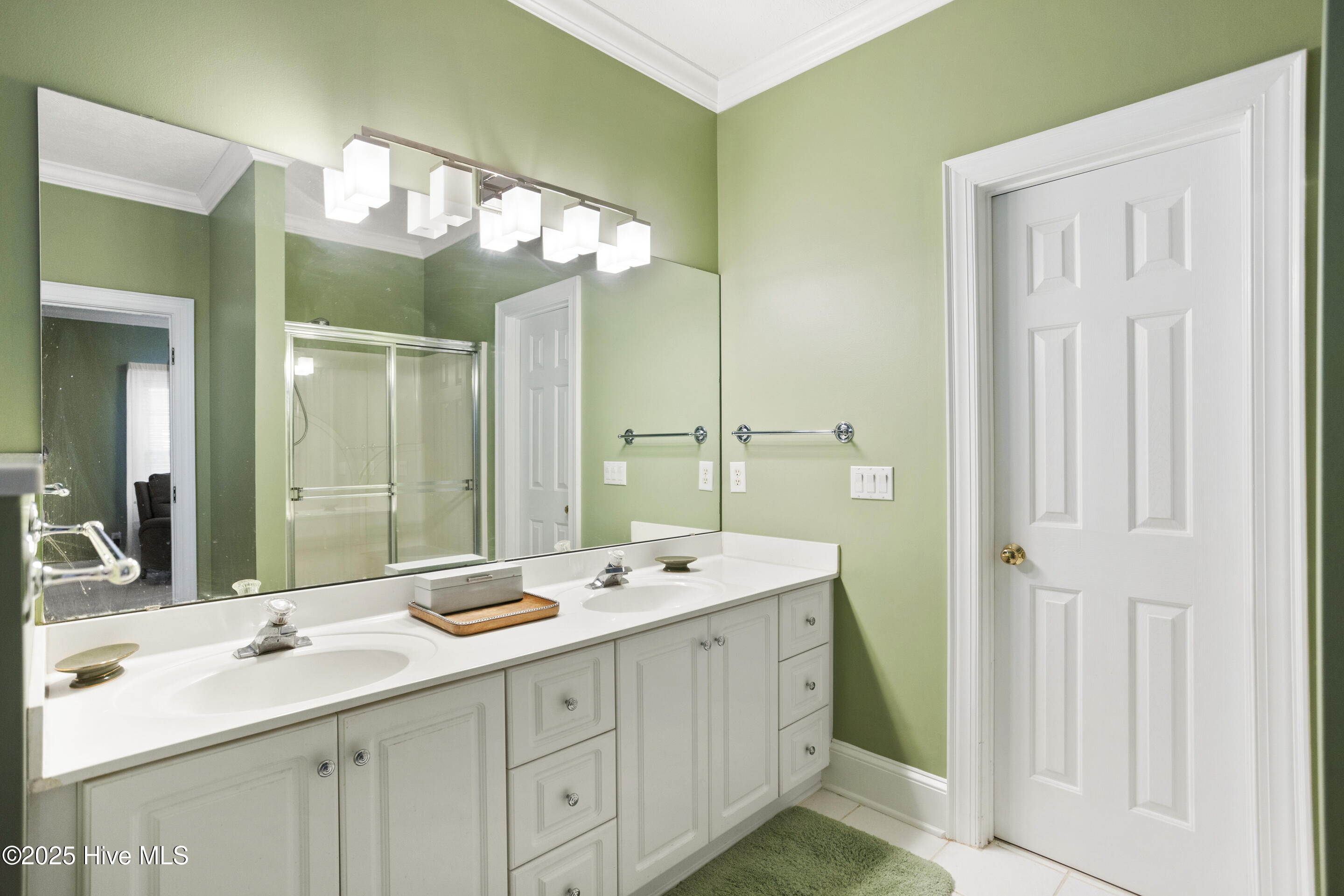 286 Goose Neck Road West Rocky Point, NC 28457 - Photo 23 of 49 Primary Bath - Double Sinks