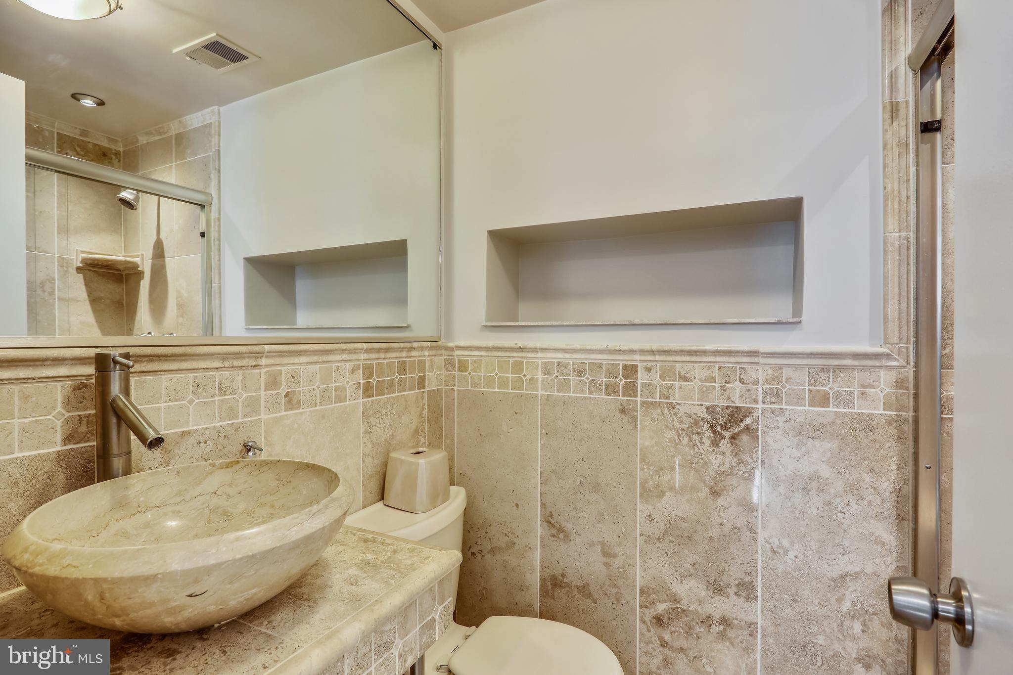 10705 Lester Street Silver Spring, MD 20902 - Photo 6 of 23 Ground level full bath