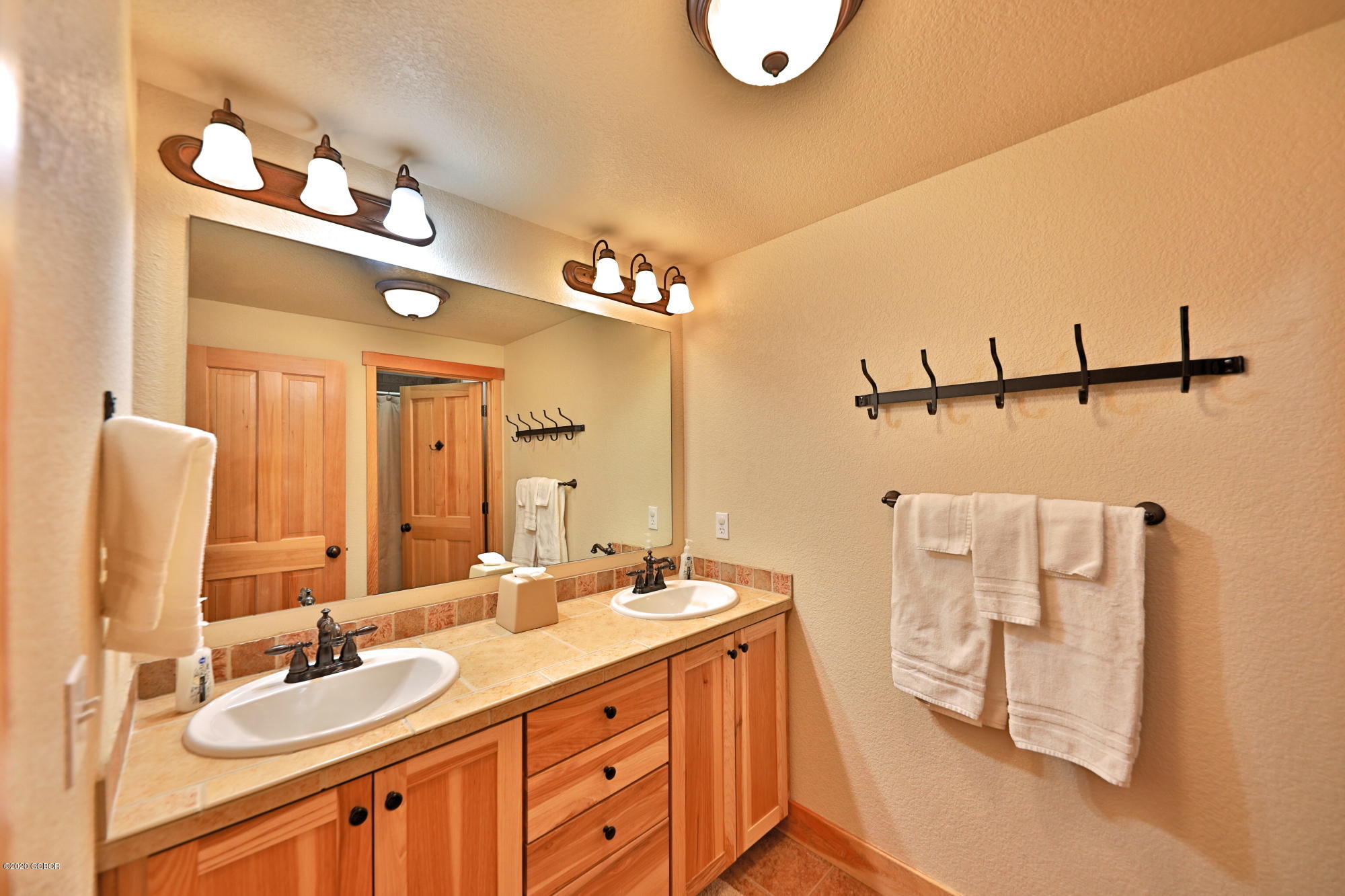 90 Campfire Lane Fraser, CO 80442 - Photo 32 of 43 Bunkroom Bathroom