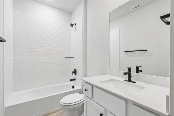 $3,100 | 716 Papyrus Drive, Justin, TX 76247