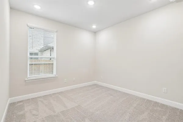 $3,100 | 716 Papyrus Drive, Justin, TX 76247