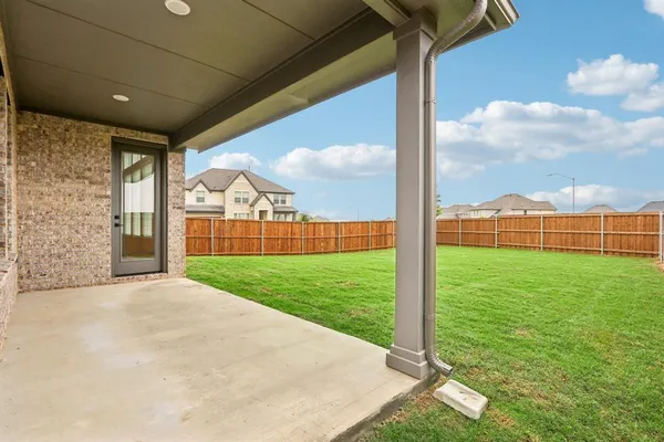 $3,100 | 716 Papyrus Drive, Justin, TX 76247