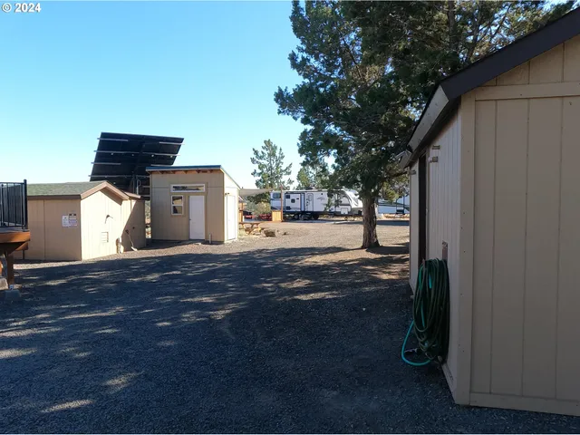 a bathroom with a toilet