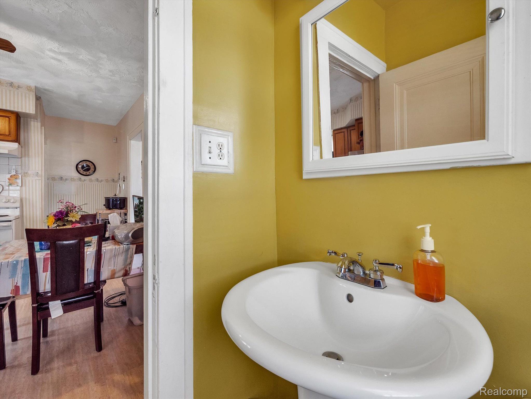 3472 Yorkshire Road Detroit, MI 48224 - Photo 25 of 44 Gallery Image 25