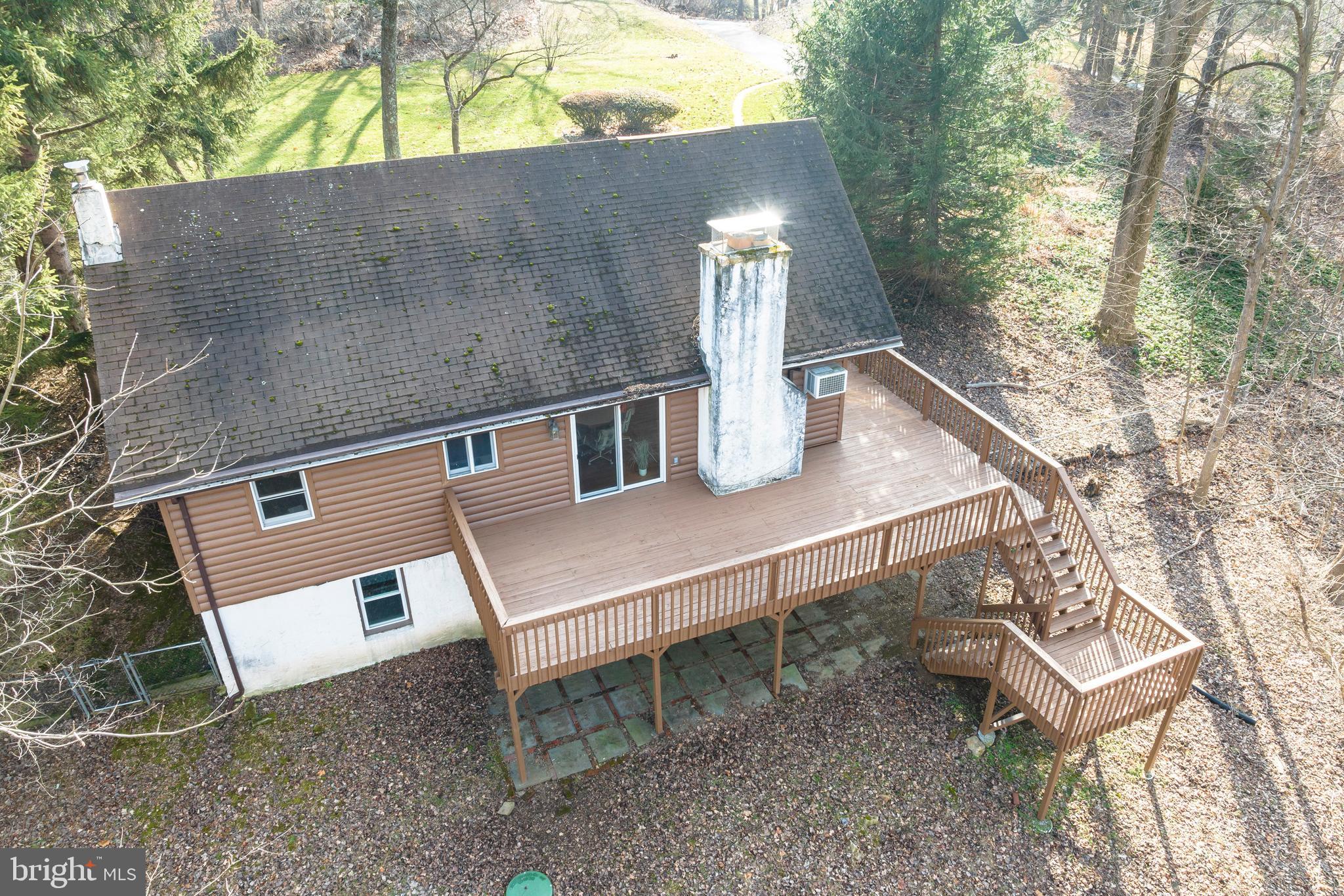 50 Lyndell Road Downingtown, PA 19335 - Photo 4 of 33 Wrap-around deck