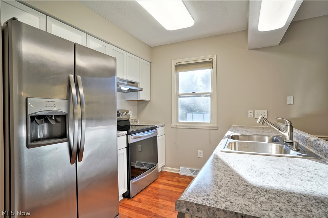 2542 Graham Road Stow, OH 44224 - Photo 7 of 31 Newly remodeled ktichen.