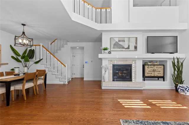 a view of a livingroom with furniture a fire place