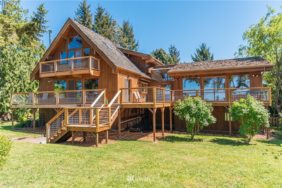 2095 West Beach Road Oak Harbor, WA 98277 - Photo 1 of 25 Gallery Image 1