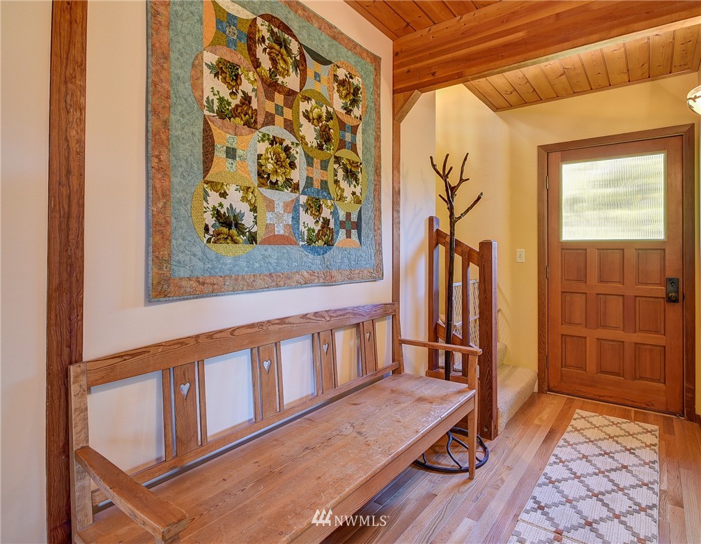 2095 West Beach Road Oak Harbor, WA 98277 - Photo 2 of 25 Gallery Image 2
