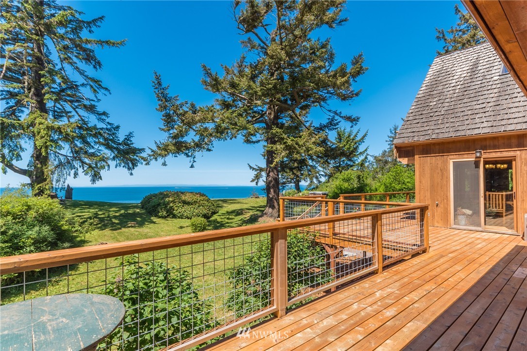 2095 West Beach Road Oak Harbor, WA 98277 - Photo 16 of 25 Gallery Image 16