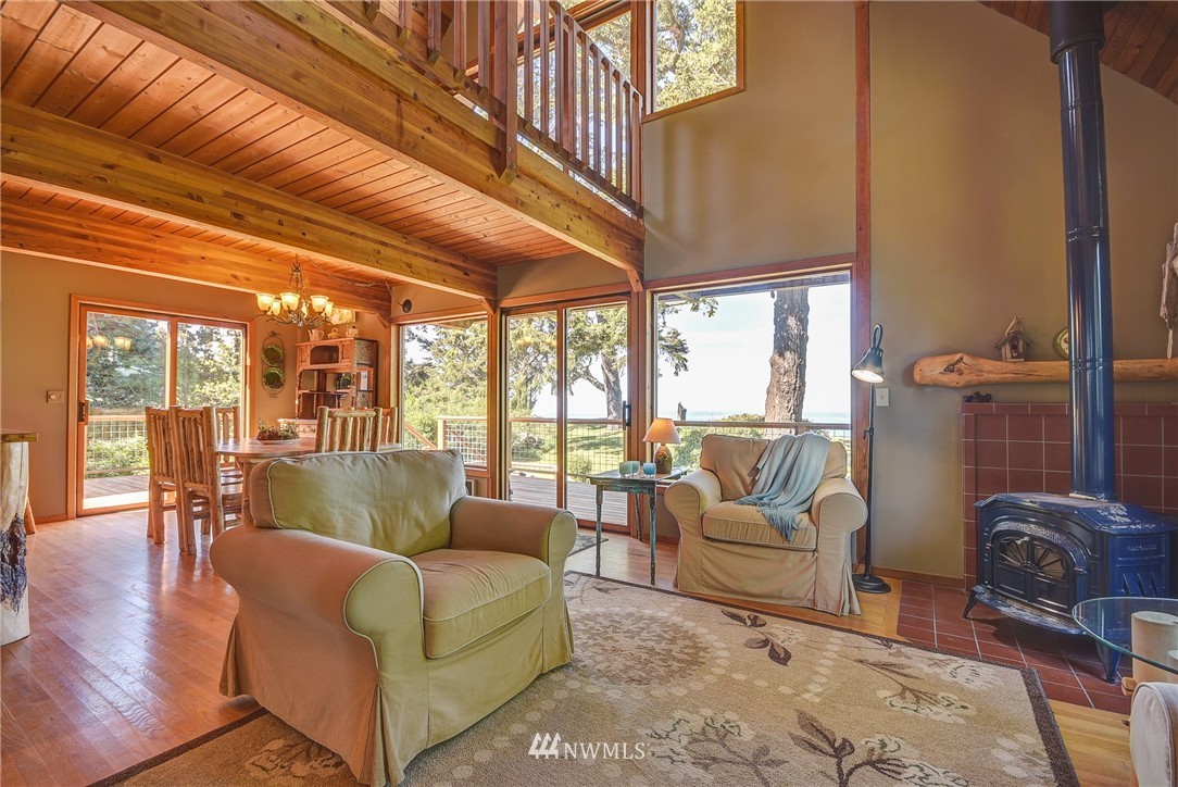2095 West Beach Road Oak Harbor, WA 98277 - Photo 3 of 25 Gallery Image 3