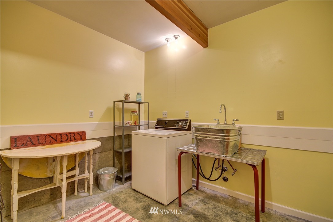 2095 West Beach Road Oak Harbor, WA 98277 - Photo 24 of 25 Gallery Image 24
