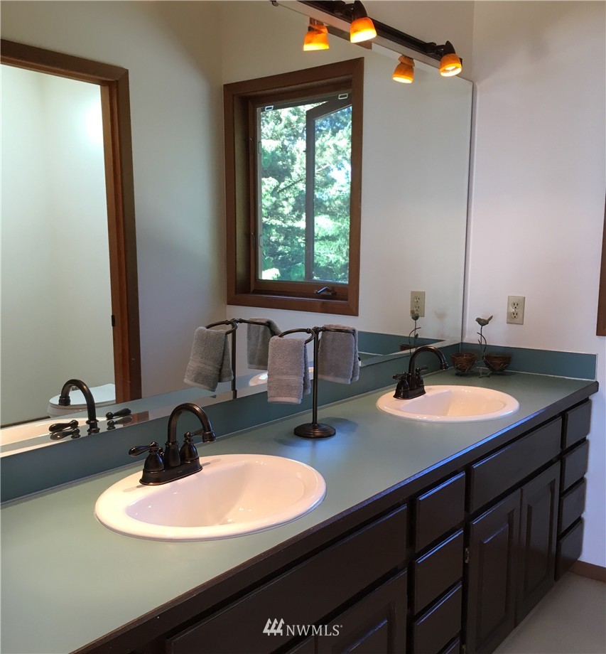 2095 West Beach Road Oak Harbor, WA 98277 - Photo 25 of 25 Gallery Image 25