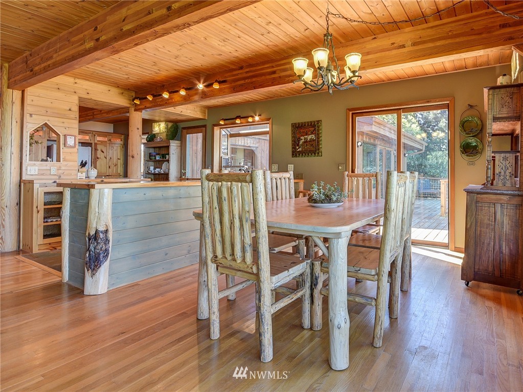 2095 West Beach Road Oak Harbor, WA 98277 - Photo 6 of 25 Gallery Image 6