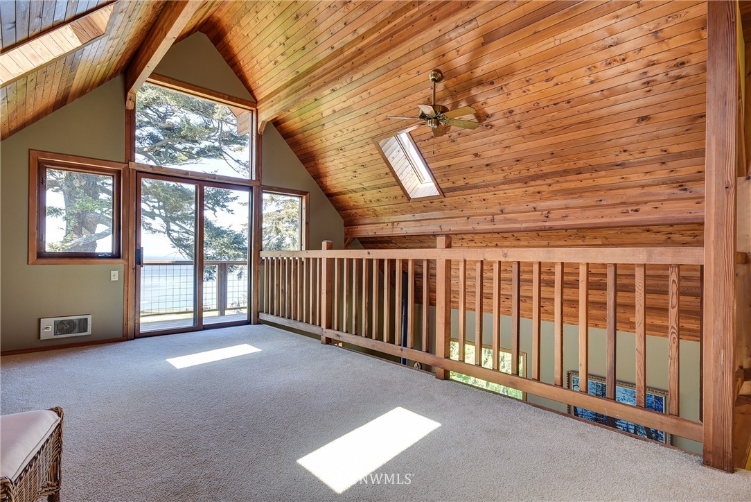 2095 West Beach Road Oak Harbor, WA 98277 - Photo 7 of 25 Gallery Image 7