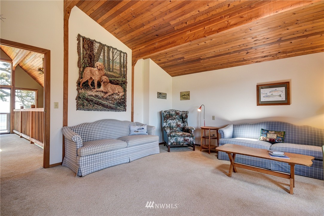 2095 West Beach Road Oak Harbor, WA 98277 - Photo 8 of 25 Gallery Image 8