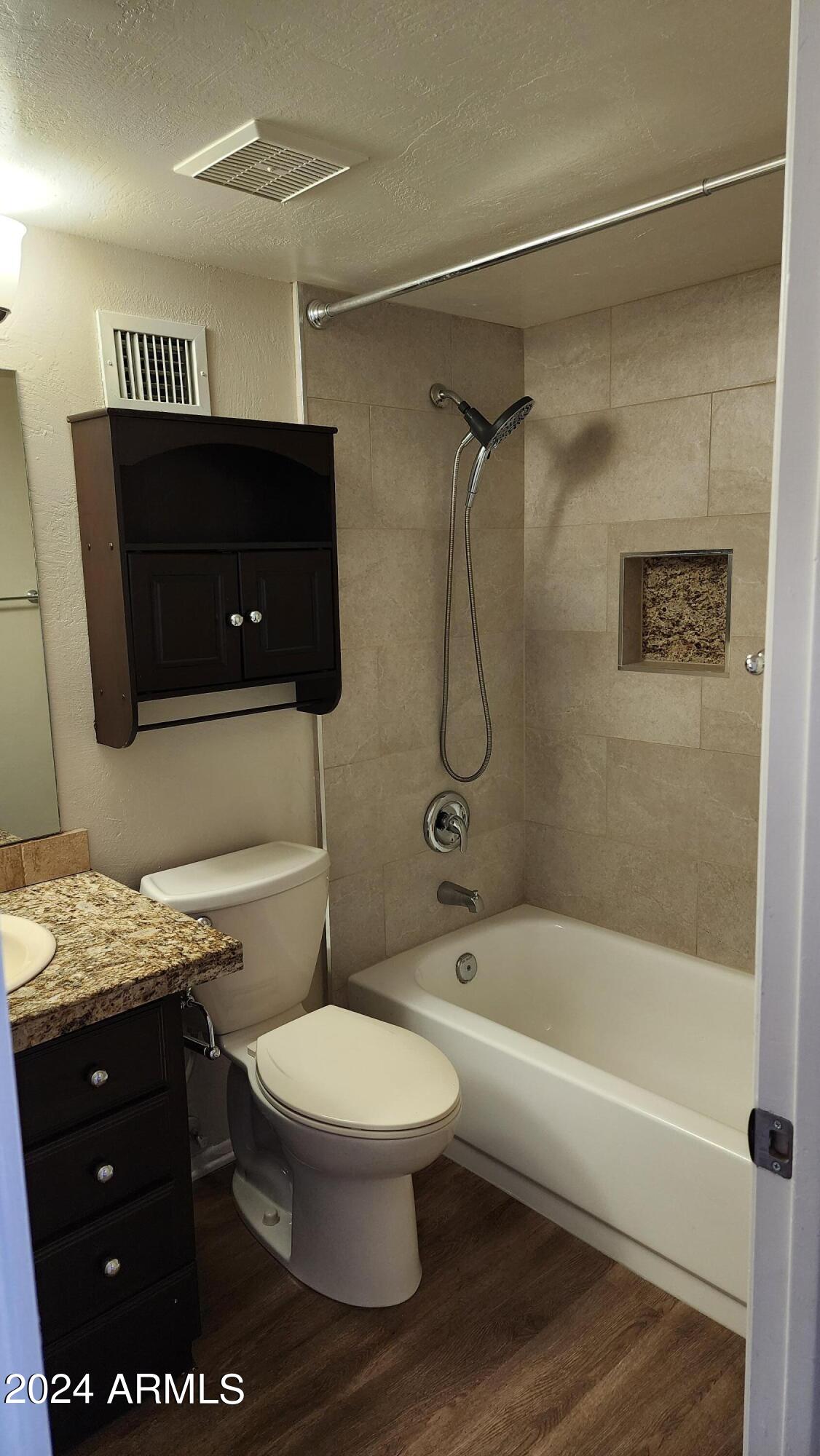 30 East Brown Road, Unit 2014 Mesa, AZ 85201 - Photo 27 of 35 UPSTAIRS BATHROOM SHOWER
