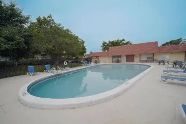 $2,100 | 9374 Southwest 3rd Street, Unit 718, Boca Raton, FL 33428