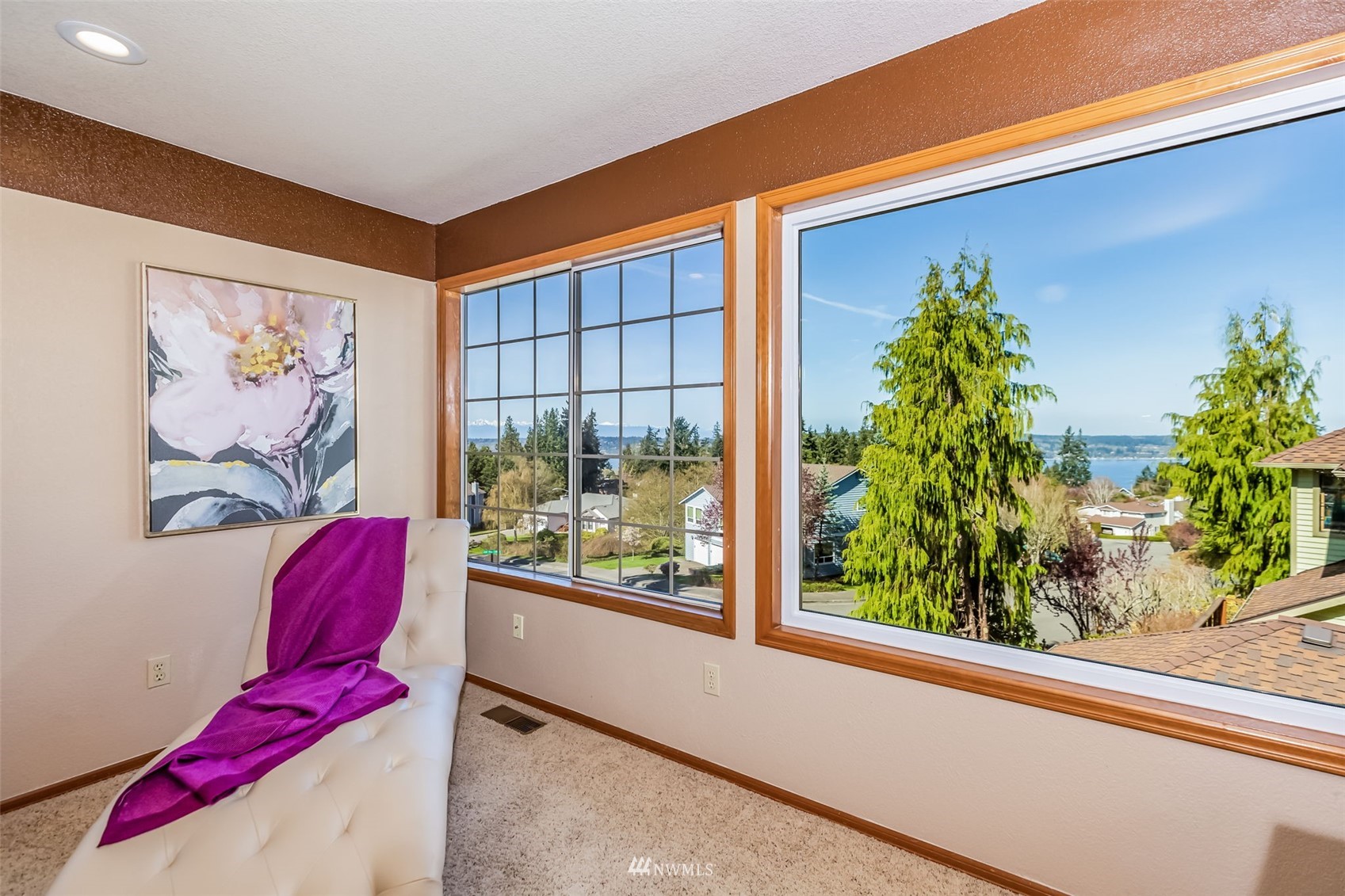 924 Goat Trail Loop Road Mukilteo, WA 98275 - Photo 20 of 40 a view of a entryway