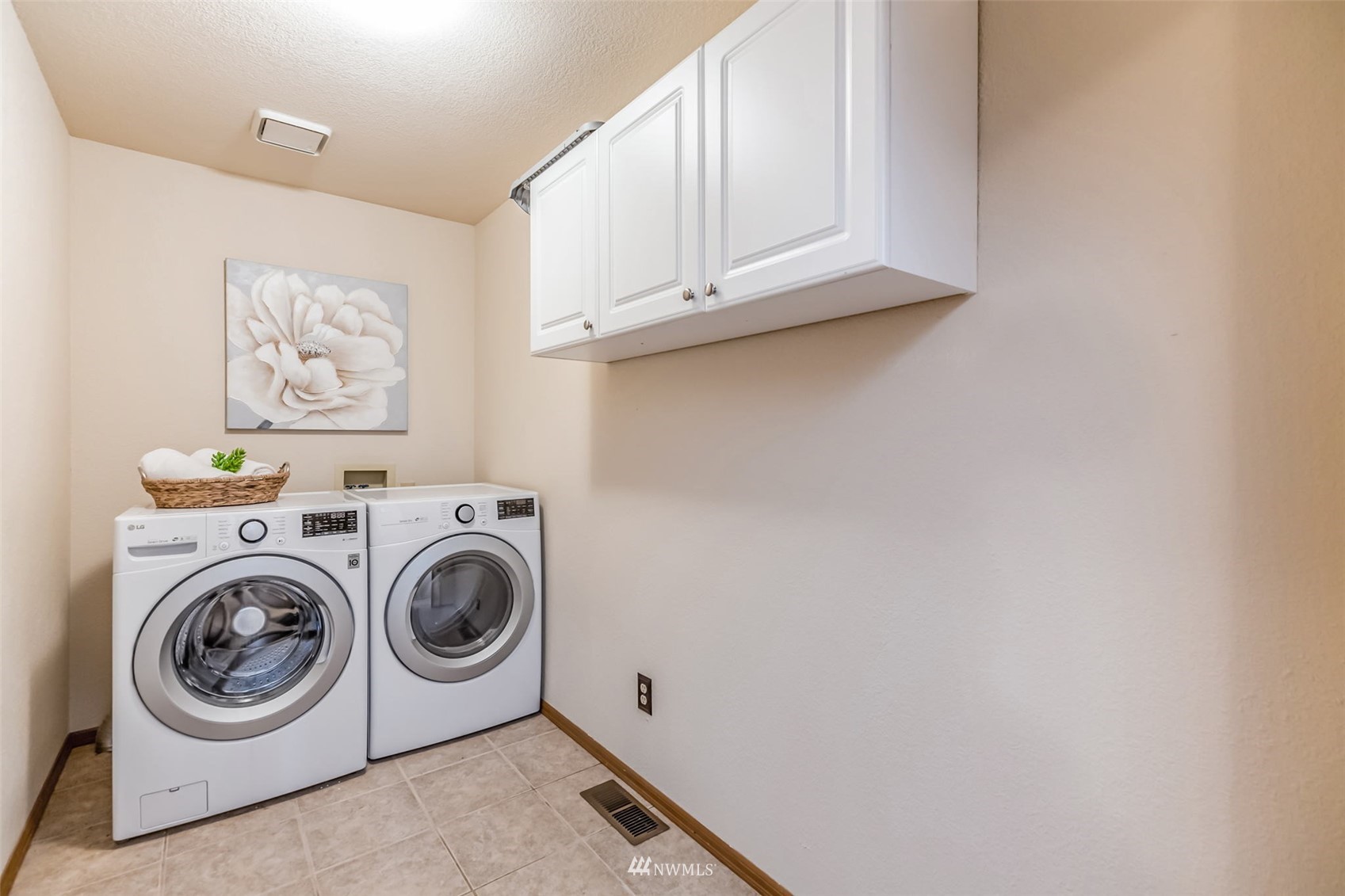 924 Goat Trail Loop Road Mukilteo, WA 98275 - Photo 30 of 40 a utility room with dryer and washer