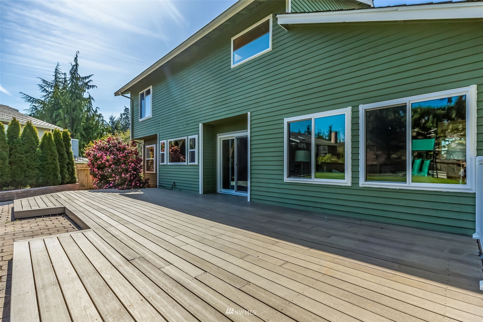 924 Goat Trail Loop Road Mukilteo, WA 98275 - Photo 32 of 40 a front view of a house with garden