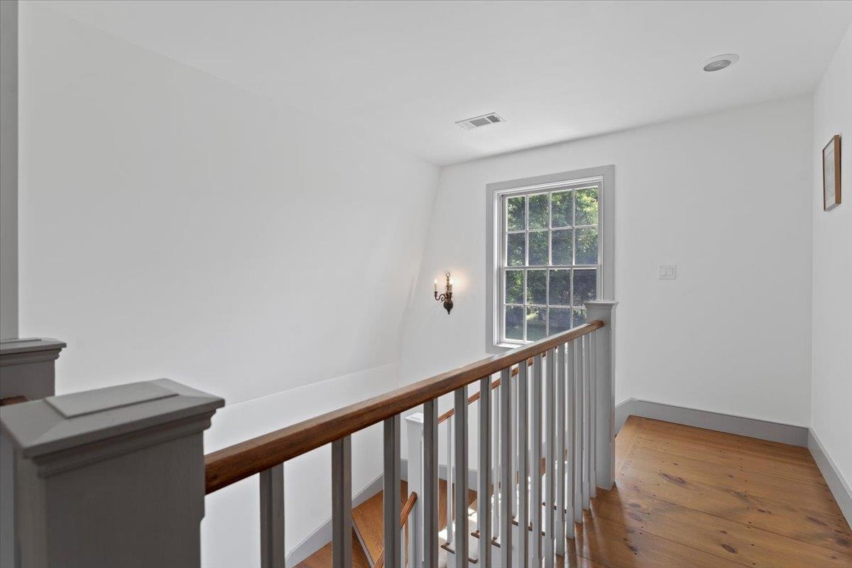 24 Ridge View Place Pownal, VT 05261 - Photo 10 of 40 Gallery Image 10