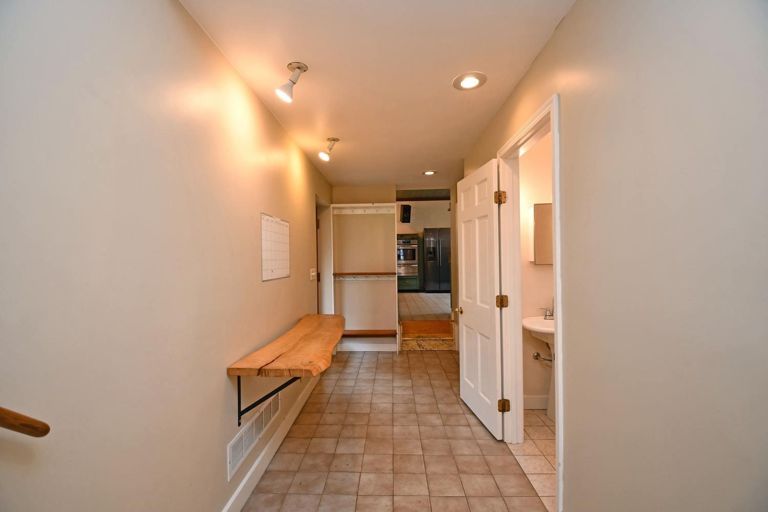 1306 Spring Street Cincinnati, OH 45202 - Photo 16 of 43