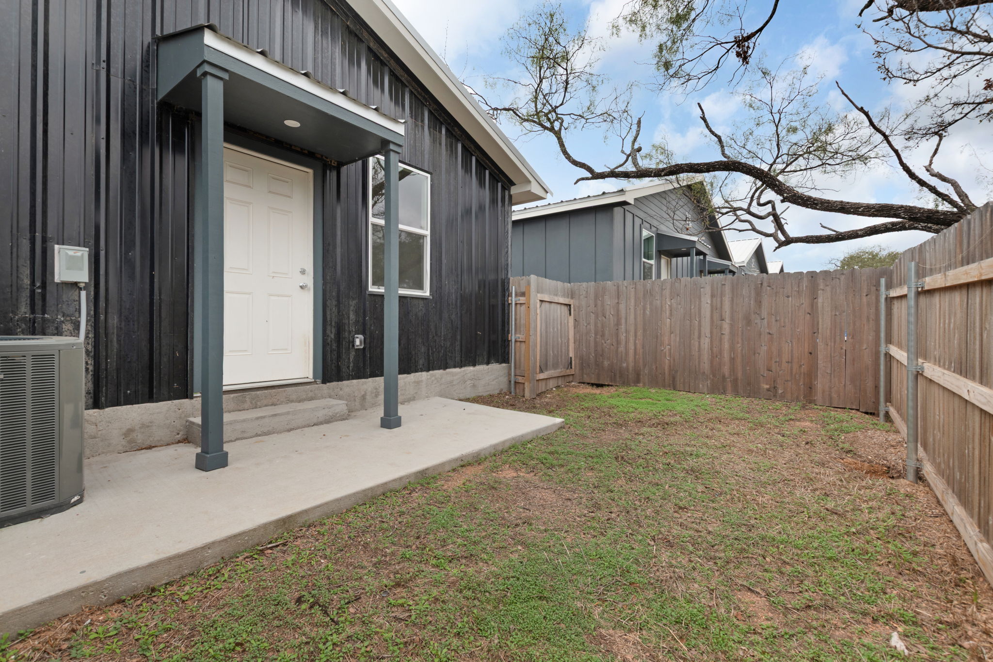 870 Waco Street Kingsland, TX 78639 - Photo 15 of 30 a backyard of a house