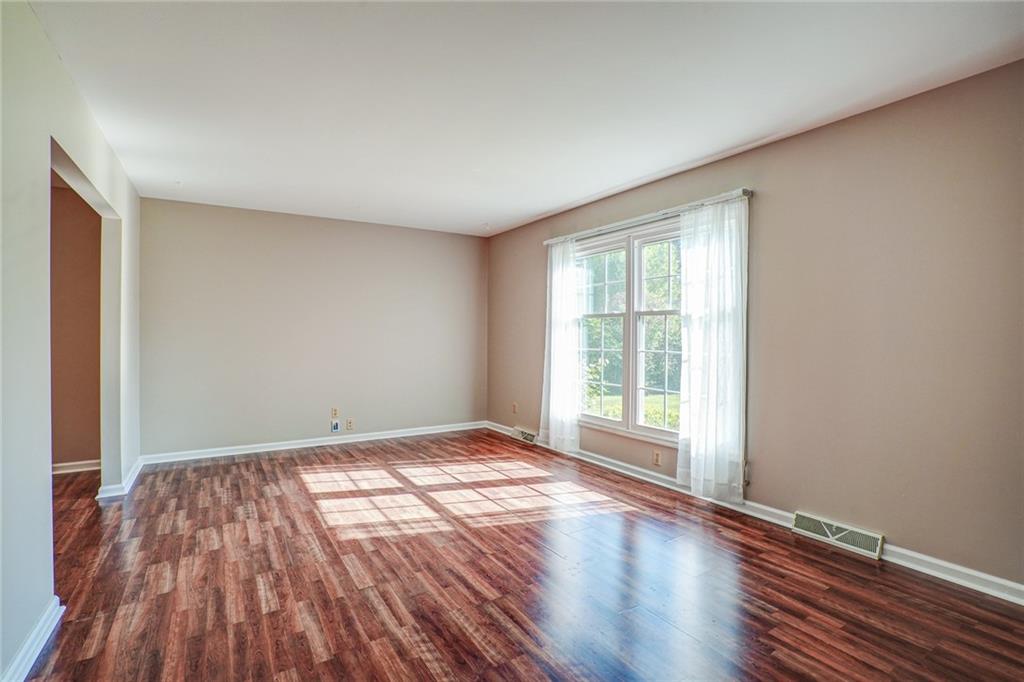 3302 Beech Drive Columbus, IN 47203 - Photo 5 of 38