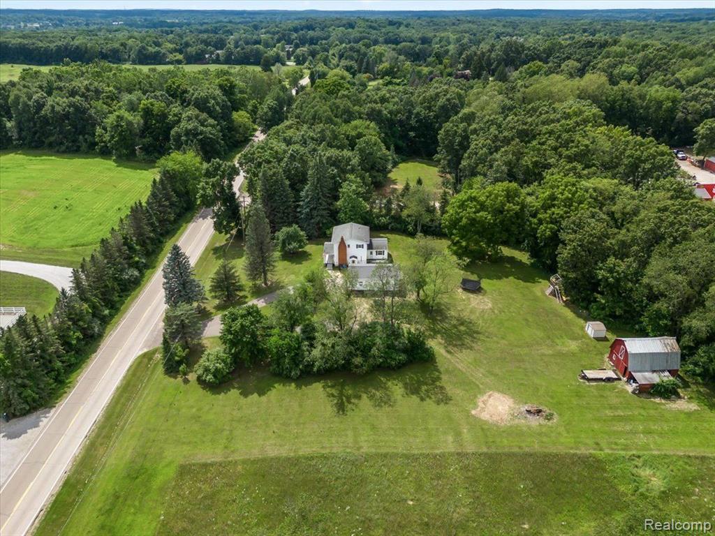 11769 Hibner Road Hartland, MI 48353 - Photo 34 of 38