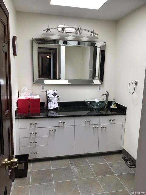 3076 North Adams Road Troy, MI 48084 - Photo 37 of 48