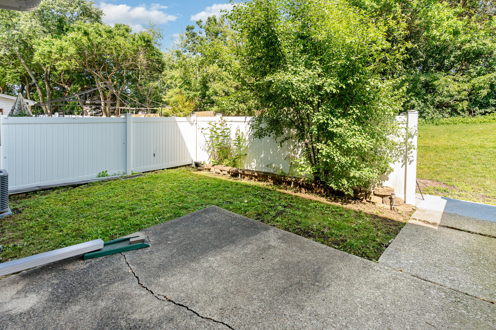 392 Park Ridge Lane, Unit B Aurora, IL 60504 - Photo 3 of 15 Gallery Image 3