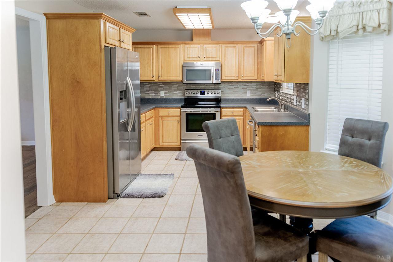 2111 Racer Lane Cantonment, FL 32533 - Photo 9 of 31 Gallery Image 9