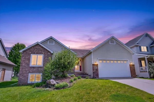 $690,000 | 9423 White Fox Lane, Middleton, WI 53562