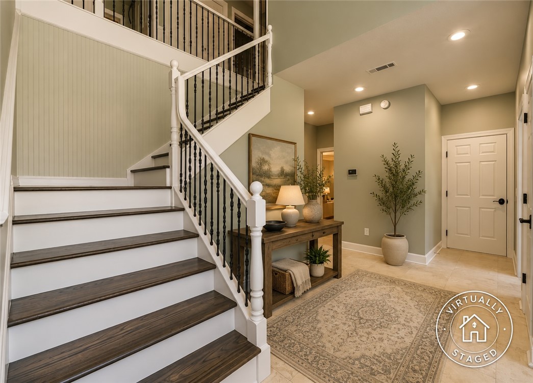 5723 Estate View Road Fayetteville, AR 72703 - Photo 8 of 39 Virtually staged foyer