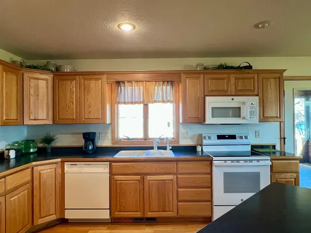 $425,000 | 1626 Melvina Lane Southwest, Alexandria, MN 56308