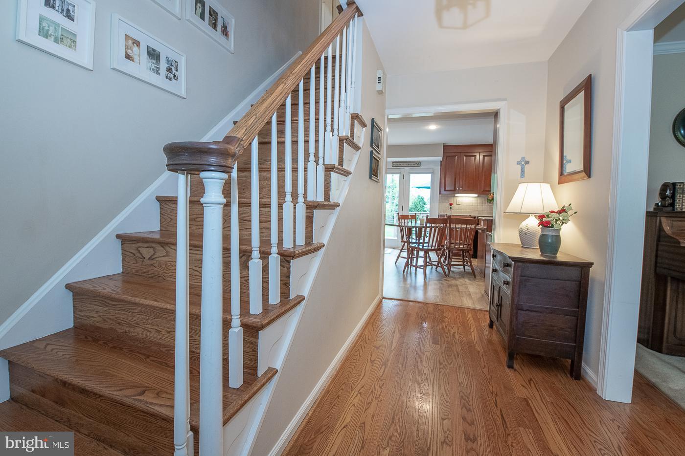 674 Fernfield Circle Wayne, PA 19087 - Photo 4 of 34 Gallery Image 4
