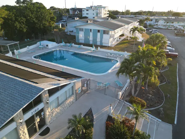 $1,300 | 2004 Lake Osborne Drive, Unit 17, Lake Worth Beach, FL 33461