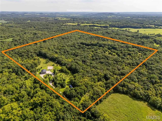 $830,000 | 2 Whitetail Rdg Road, Eolia, MO 63344