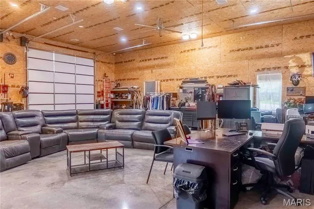 $830,000 | 2 Whitetail Rdg Road, Eolia, MO 63344