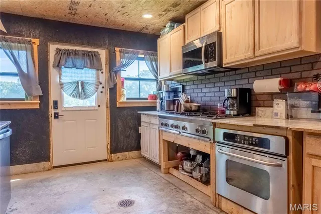 $830,000 | 2 Whitetail Rdg Road, Eolia, MO 63344