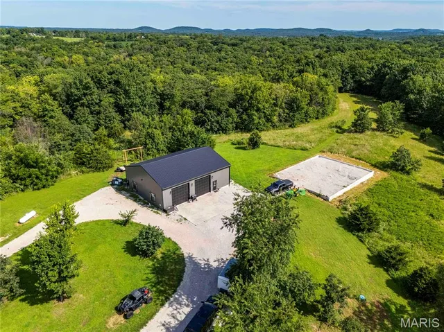 $830,000 | 2 Whitetail Rdg Road, Eolia, MO 63344