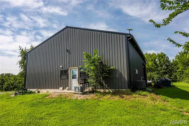 $830,000 | 2 Whitetail Rdg Road, Eolia, MO 63344