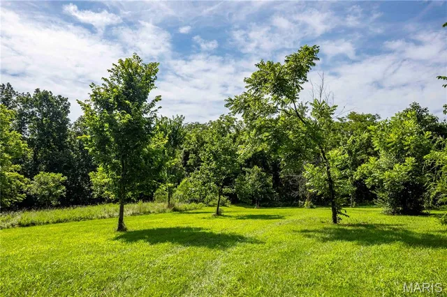 $830,000 | 2 Whitetail Rdg Road, Eolia, MO 63344