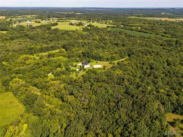 $830,000 | 2 Whitetail Rdg Road, Eolia, MO 63344